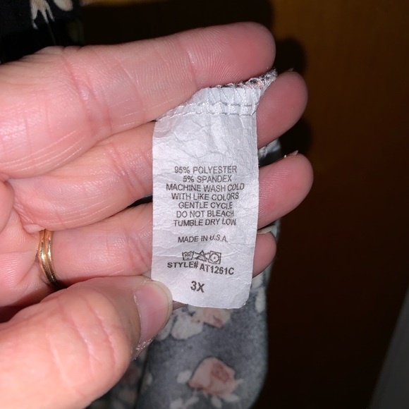 Floral cold shoulder top - Picture 5 of 5